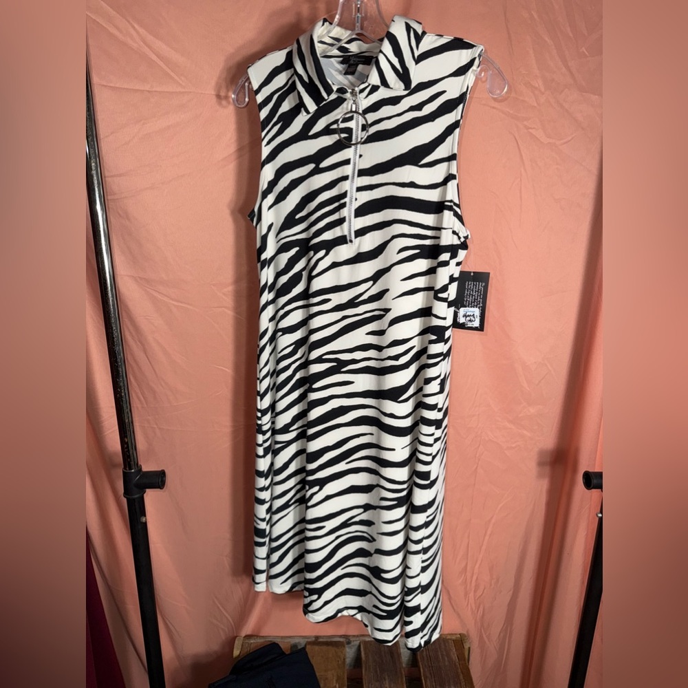 Mackenzie & James size small